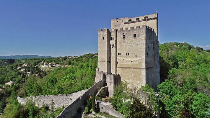 La Tour de Crest, en vallée de la&nbsp;Drôme.